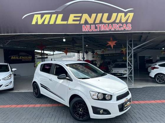 CHEVROLET SONIC 1.6 LTZ 16V FLEX 4P AUTOMÁTICO CHEVROLET SONIC 1.6 LTZ 16V FLEX 4P AUTOMÁTICO